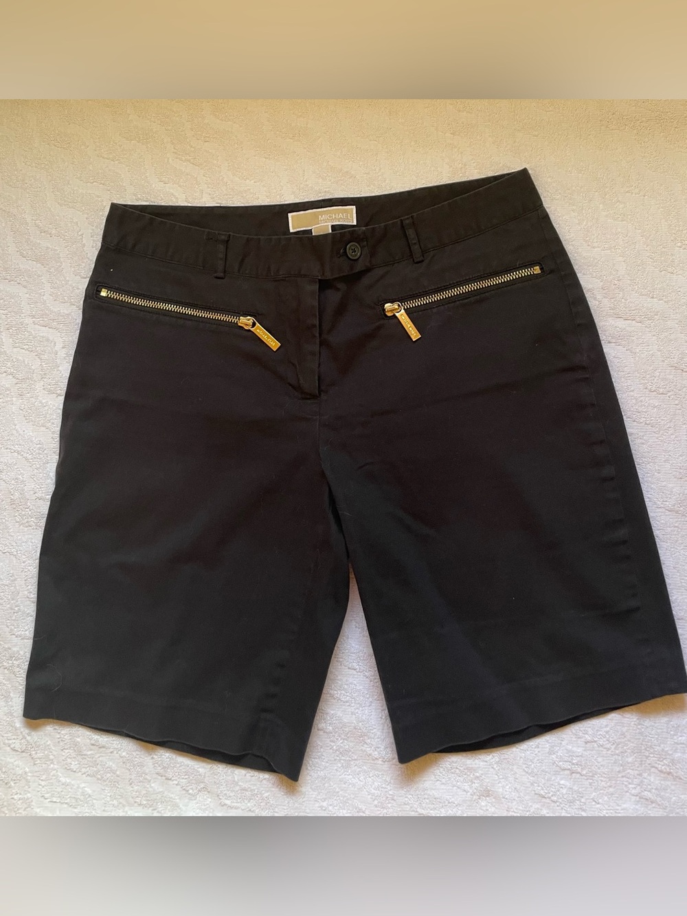 “Michael Kors” Women’s Black Shorts. Size: 6